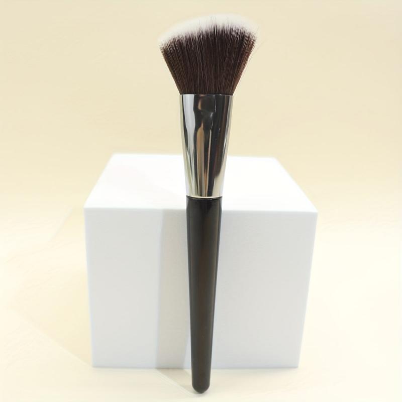 Angled Kabuki Brush for Blush, Bronzer, Contour - Soft Bristles