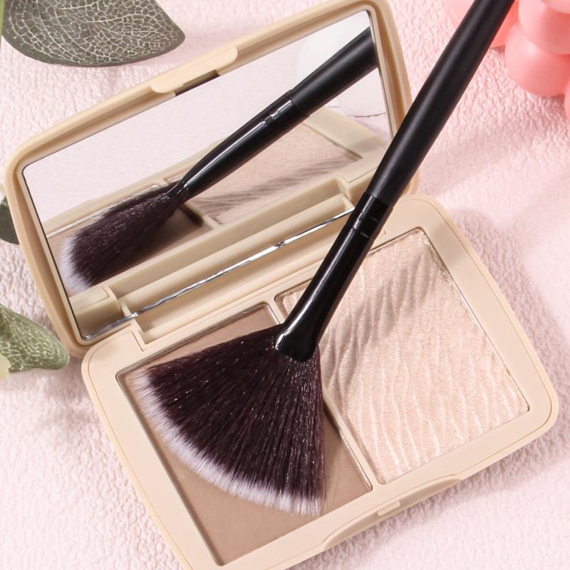 Fan Shape Blush Brush Makeup Tool Highlighter Powder Facial Mask Brush