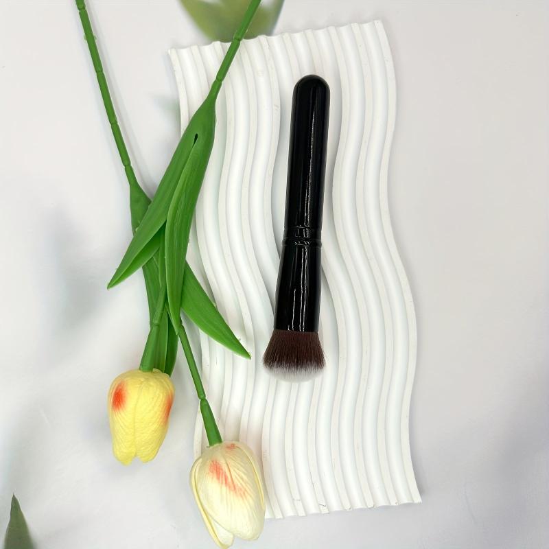 Concealer Brush Portable Makeup Brush Foundation Cream Liquid Dresser