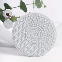 Silicone Makeup Brush Cleaning Mat - Instantly Clean Brushes