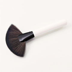 Fan Makeup Brush Professional Highlighting Blush Bronzer Brush