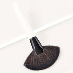 Fan Makeup Brush Professional Highlighting Blush Bronzer Brush
