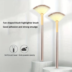 Fan Shaped Highlight Brush Soft Blush Bronzer Cheekbones Brush