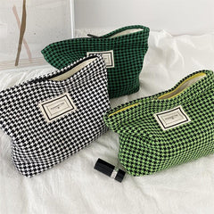 Stylish Houndstooth Makeup Bag for Women - Travel and Toiletry Organizer