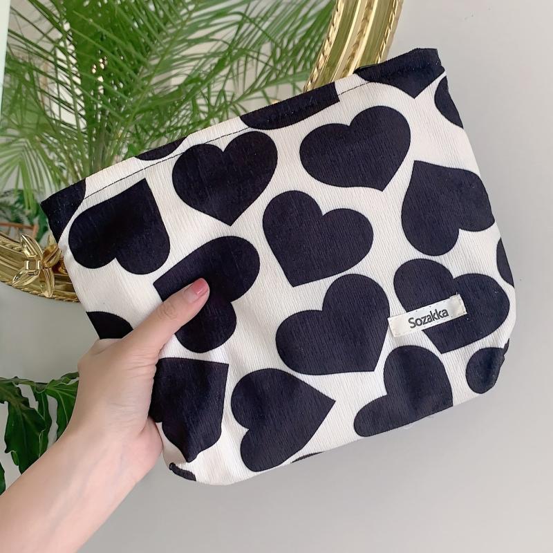 Love Heart Makeup Pouch Zipper Toiletry Bag - Perfect Gift for Beauty
