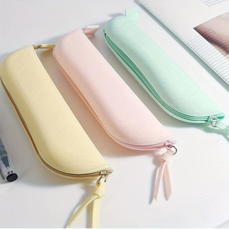 Silicone Travel Makeup Brush Holder with Zipper Closure