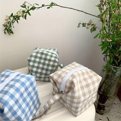 Portable Makeup Bag with Handle - Travel-Friendly Plaid Design