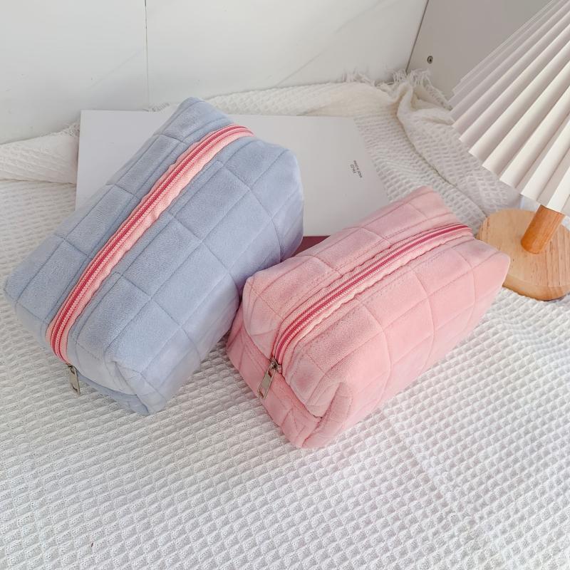 Large Capacity Portable Makeup Bag for Women Zippered Travel Toiletry Bag