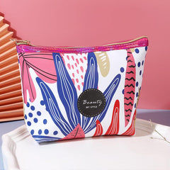 Leaf Pattern Toiletry Travel Bag PU Waterproof Zipper Makeup Pouch