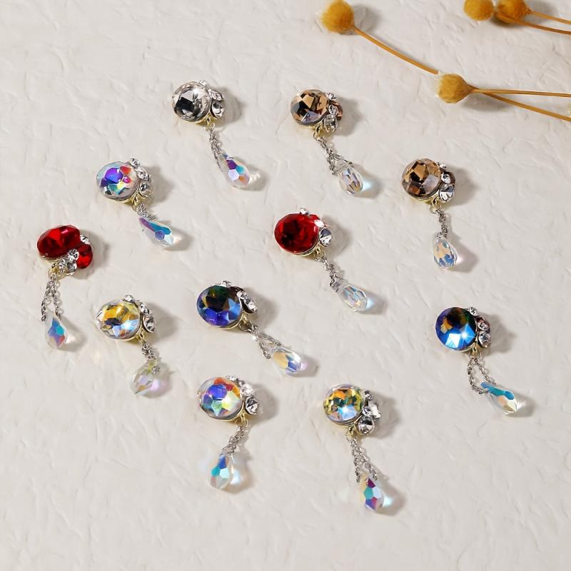 Nail Art Decoration Kit with Rhinestone and Alloy for Manicures