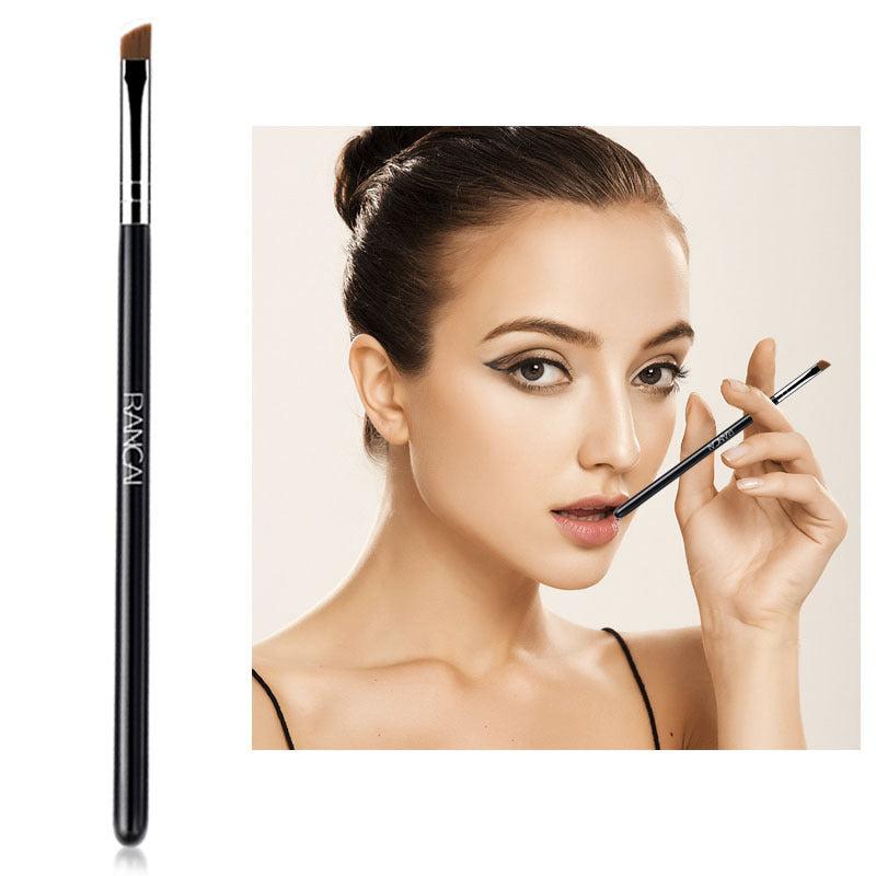 Flat Angled Eyebrow and Liner Brush for Precision Makeup