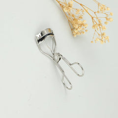Carbon Steel Eyelash Curler With Refill Pads - Curled Eyelashes