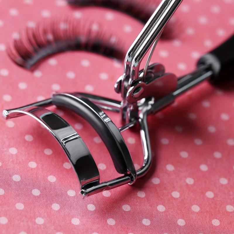 30 pcs Eyelash Curler Refill Pads Silicone Replacements Clear Storage Box