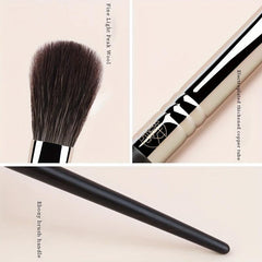 Professional Eyeshadow Brush for Blending Eye Makeup