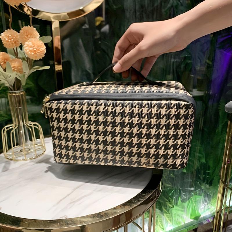 Large Capacity Waterproof Travel Makeup Bag Organizer for Women - Pink