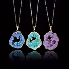 Gilded Agate Stone Quartz Chip Pendant Necklace for Witchcraft