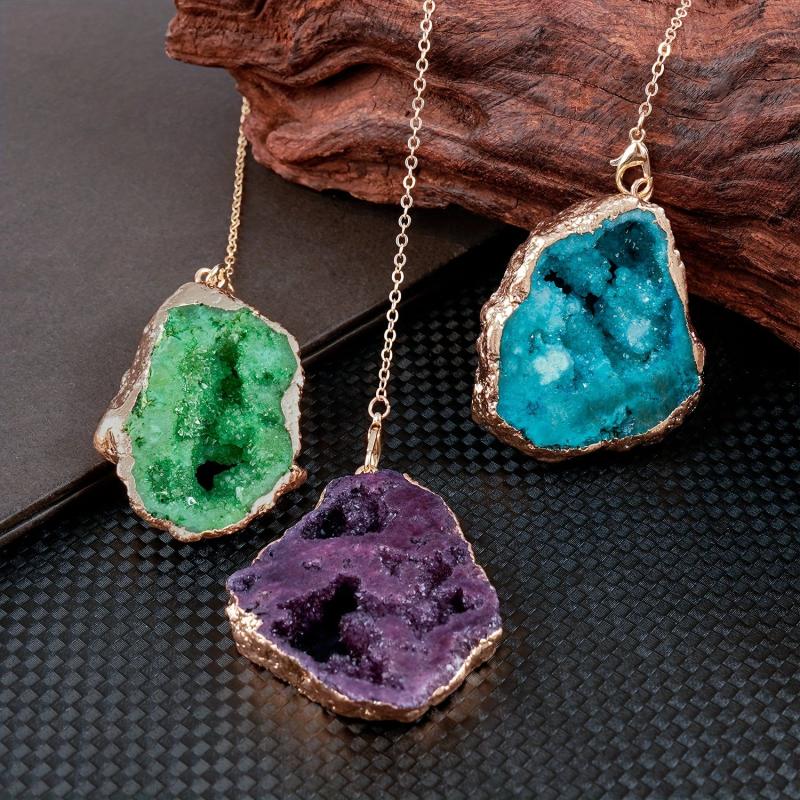 Gilded Agate Stone Quartz Chip Pendant Necklace for Witchcraft