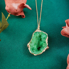 Gilded Agate Stone Quartz Chip Pendant Necklace for Witchcraft
