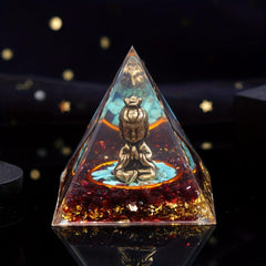 Natural Thug Guanyin Pyramid with Red Garnet Gravel Decoration