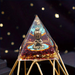 Natural Thug Guanyin Pyramid with Red Garnet Gravel Decoration