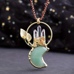Retro Crystal Leaf Crescent Pendant Necklace for Mothers and Girlfriends