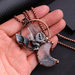 Retro Crystal Leaf Crescent Pendant Necklace for Mothers and Girlfriends