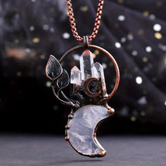 Retro Crystal Leaf Crescent Pendant Necklace for Mothers and Girlfriends