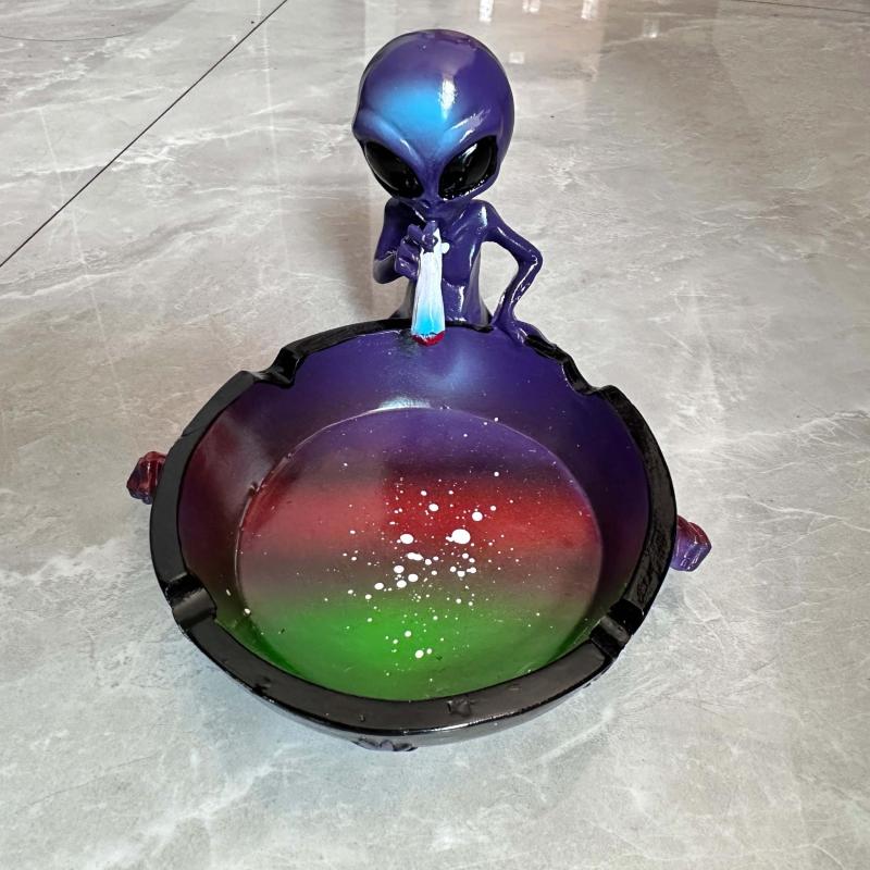 Alien Style Resin Ashtray Portable Starry Sky Ash Tray Desktop Adornment