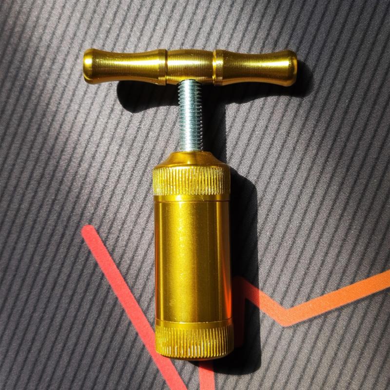 Aluminum Small Press Tool for Spices Garlic Pepper Salt Tobacco Leaves