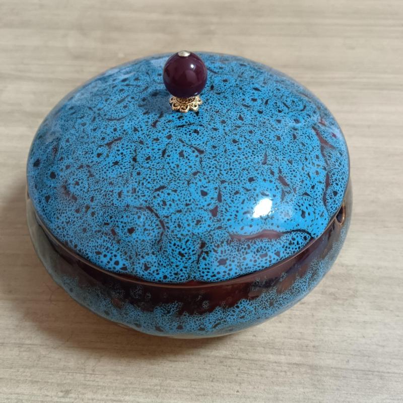 Chinese Style Ceramic Ashtray with Lid