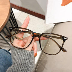 Light Resistant Olive Green Square Glasses with Case