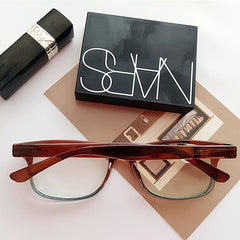 Fashionable Reading Glasses For Men and Women with Spring Hinge