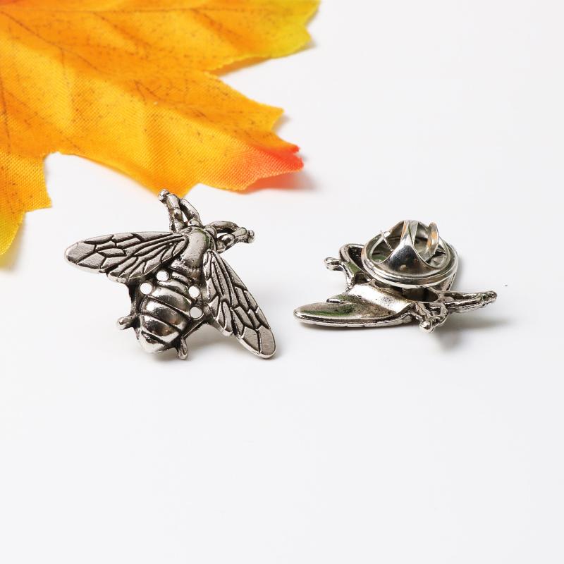 European American Retro Insect Bee Brooch Metal Collar Pin Men Women Suit