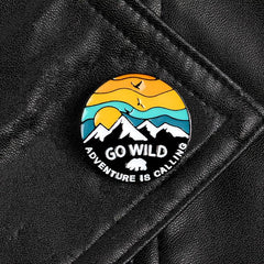 Sunset Snow Mountain Flying Bird Brooch Alloy Enamel Cowboy Badge