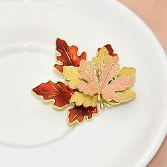 Vintage Maple Leaf Brooch Alloy Oil Dripping Temperament Brooch Dress Maple Leaf