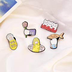 Cartoon Cat Paw Brooch