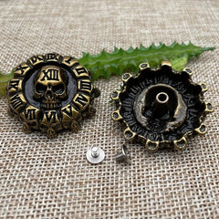 1pc Leather Carved Buckle Screw Coin Buckle Antique Golden Skull Buckle