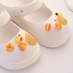 17pcs Simulation Biscuit Shoe Charm Cartoon Food Clogs Buckle