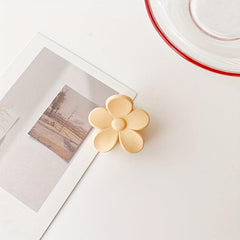 Irregular Petal Hair Claw Clip Retro Frosted Shark Claw Headwear