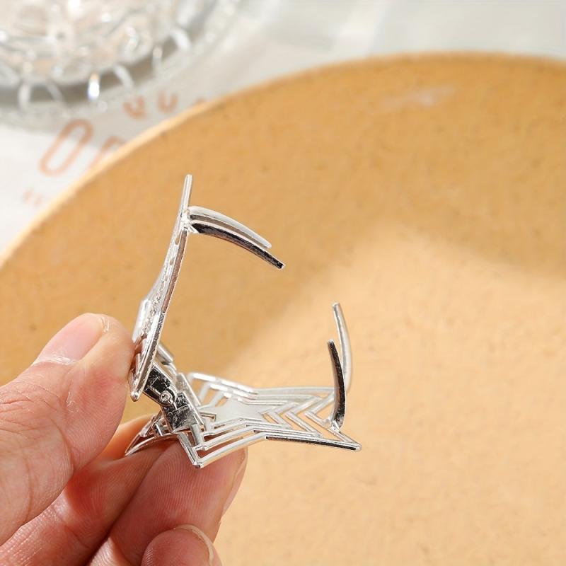 Hollow Star Metal Hair Claw Y2K Shark Claw Ponytail Holder