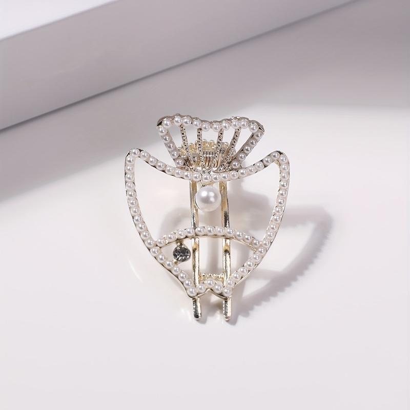 Hollow Fish Shaped Hair Clip with Faux Pearl for Women Girls