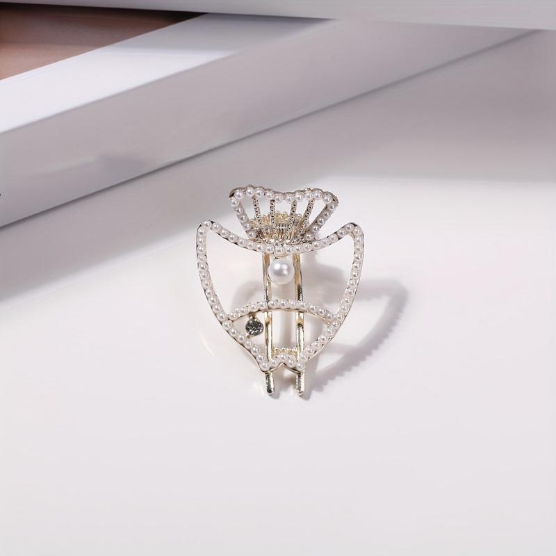Hollow Fish Shaped Hair Clip with Faux Pearl for Women Girls