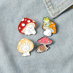 5pcs Random Cartoon Animal Brooch Bag Accessory Pin For Men