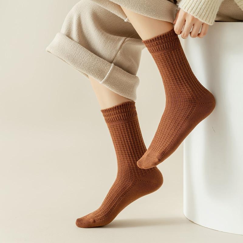 Double Needle Vertical Striped Socks