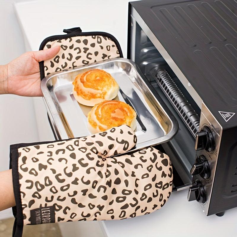 2pcs Leopard Pattern Oven Mitt and Potholder Set, Non Slip, Durable