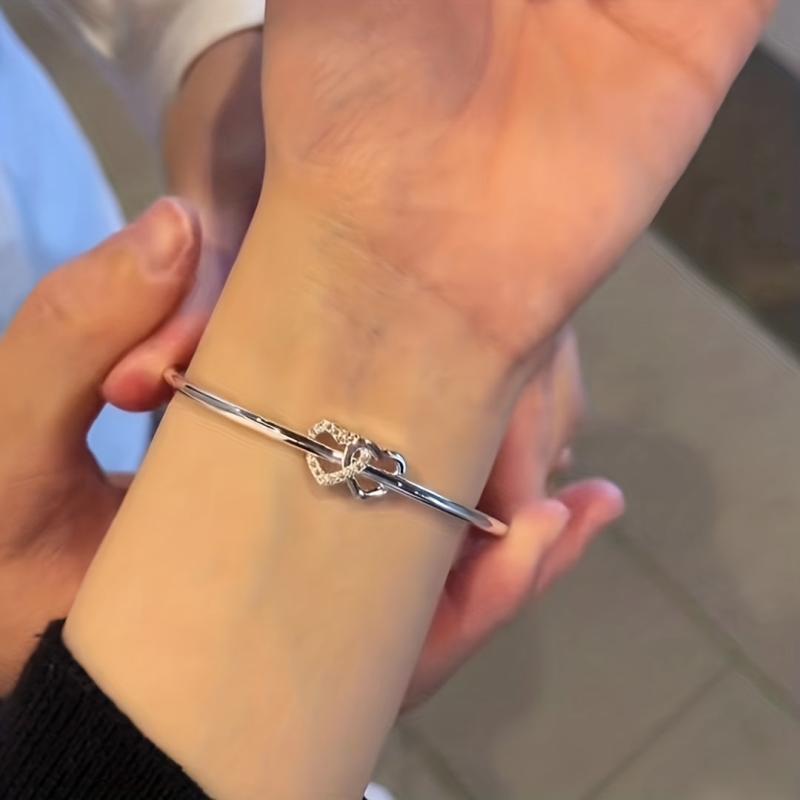 Double Heart Adjustable Bracelet for Mother's Birthdays and Festivals