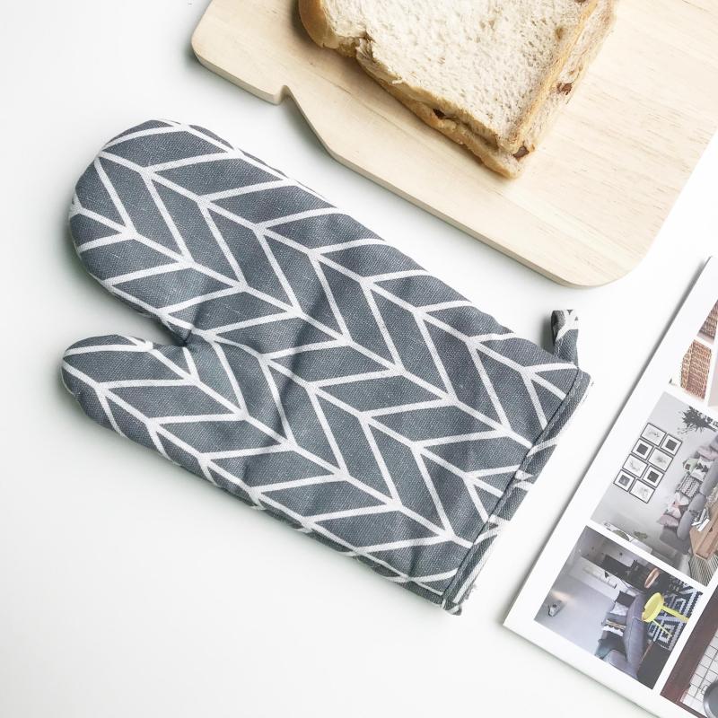 Nordic Style Oven Gloves High Temperature Resistant Anti-fouling Mat