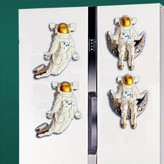 2pcs Astronaut Fridge Magnets Cartoon Design