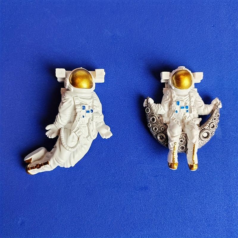 2pcs Astronaut Fridge Magnets Cartoon Design