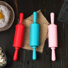 Small Plastic Rolling Pin for Perfect Pizza Pie and Cookie Dough